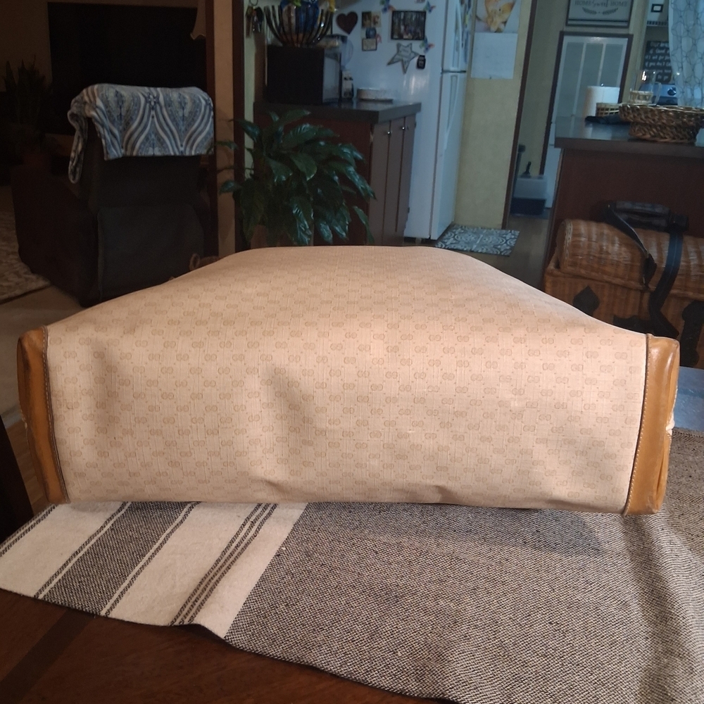 Elegant Cream Tote Bag - Picture 5 of 16